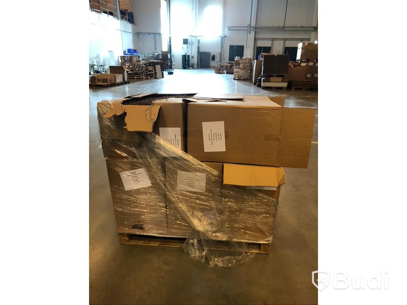 5 lådor med “60 cell shipper” i papp